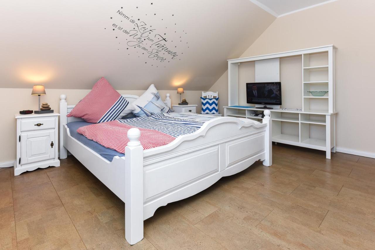 Ferienwohnung Haus Heimathafen Esens Zewnętrze zdjęcie